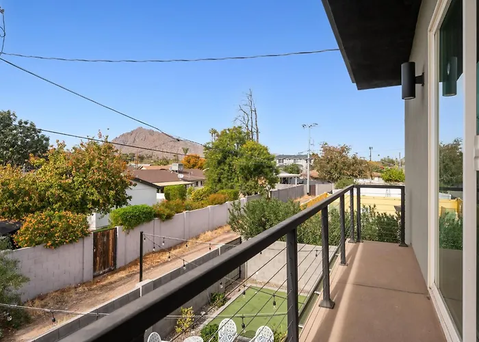 Lavish Luxuries In Old Town Holiday home