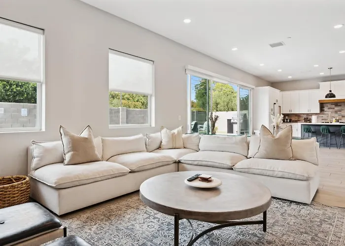 Lavish Luxuries In Old Town Holiday home *