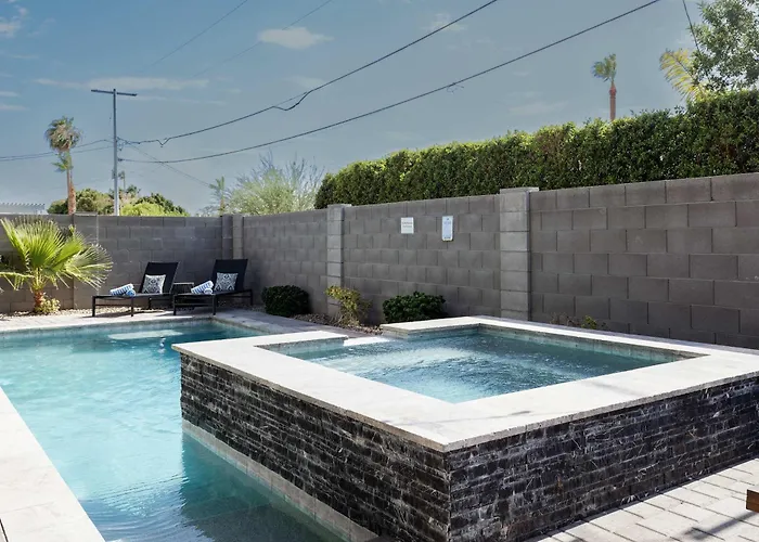 Lavish Luxuries In Old Town Holiday home